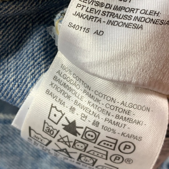 Levi’s Trucker Denim Jean Jacket - Picture 8 of 11